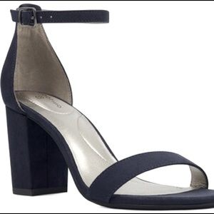 Bandolino heels sandals size 5